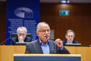 Εκτός ΣΥΡΙΖΑ και ο Παπαδημούλης