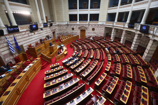 Η αδύνατη αυτοδυναμία, το πρόβλημα του ΠΑΣΟΚ, οι κυβερνήσεις συνεργασίας και τα νέα κόμματα