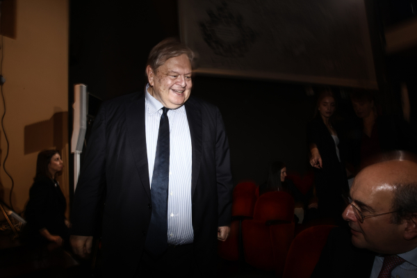 ΠΑΣΟΚ: Με Βενιζέλο υποψήφιο, ανεξαρτήτως ποιον προτείνει το Μαξίμου