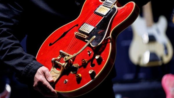 Κιθάρα του Νόελ Γκάλαχερ που συνδέεται με τη διάλυση των Oasis πωλείται σε δημοπρασία