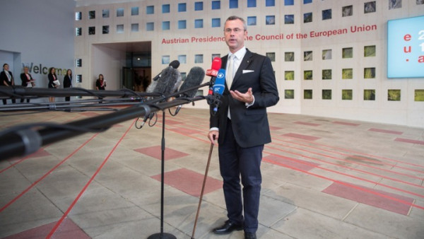 Αυστρία: Ο Νόρμπερτ Χόφερ, ο ηττημένος των προεδρικών εκλογών του 2016, θα είναι εκ νέου υποψήφιος