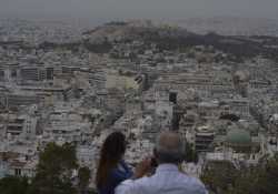 Το νέφος «πνίγει» την Ελλάδα - Σε ποιες περιοχές χτυπάει κόκκινο
