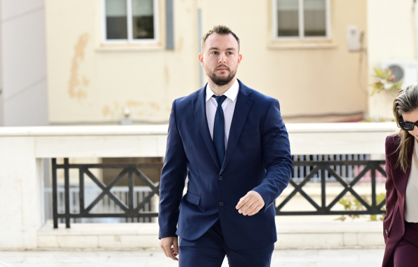 Μεταγραφή ( ; ) αεροδρομίου ή πεζοδρομίου;