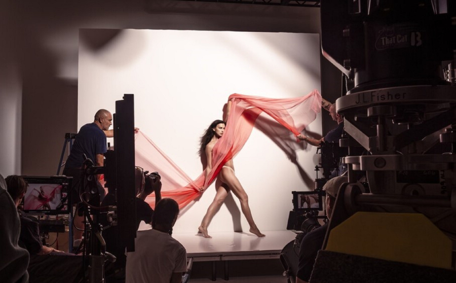 Ημερολόγιο Pirelli 2026: Ιρίνα Σάικ, Τίλντα Σουίντον, Εύα Χερτζίκοβα και Ιζαμπέλα Ροσελίνι ποζάρουν (Εικόνες και βίντεο)