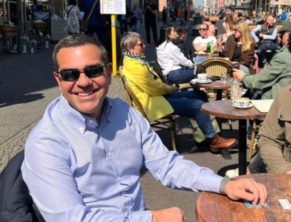 «Ηλιόλουστο» καφεδάκι στο Βερολίνο ήπιε ο Αλέξης Τσίπρας (φώτο)