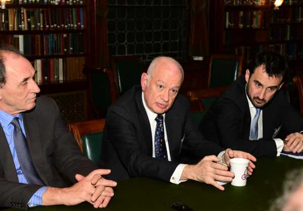 Μπαίνουν υπογραφές στον Κώδικα Δεοντολογίας για το Ηλεκτρονικό Εμπόριο