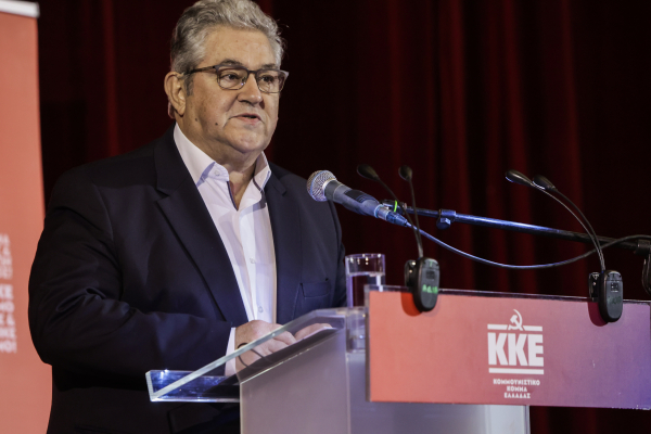 Δημήτρης Κουτσούμπας: «Έξω η Ελλάδα απ&#039; του πολέμου τα σφαγεία!»