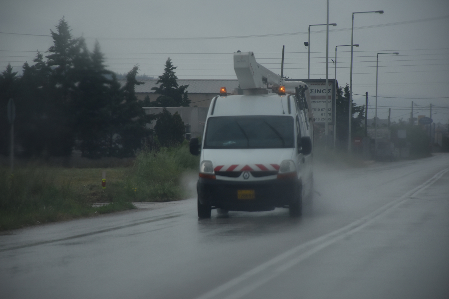 Ασταθής... ο καιρός το Σαββατοκύριακο με καταιγίδες και χαλάζι (εικόνες)