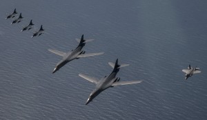 Οι ΗΠΑ έστειλαν B-1B Lancer σχεδόν πάνω από την Β. Κορέα - Αναπόφεκτη η επίθεση με πυραύλους λέει η Πιονγιανγκ