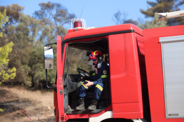 Συναγερμός στην Άρτα: Εργάτης εγκλωβίστηκε κάτω από όγκους χωμάτων