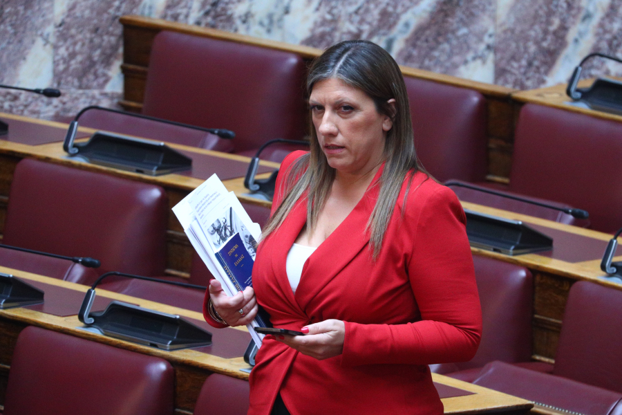 Τροχαίο ατύχημα για τη Ζωή Κωνσταντοπούλου - Έχασε τον έλεγχο του αυτοκινήτου, έπεσε σε χαντάκι