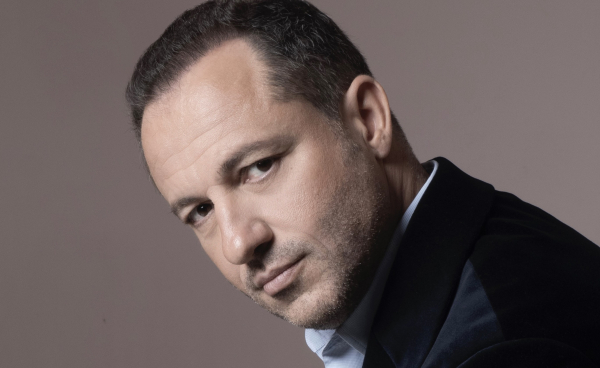 Ο Κώστας Τριανταφυλλίδης στον Φιλολογικό Σύλλογο «Παρνασσός» για μια μοναδική παράσταση