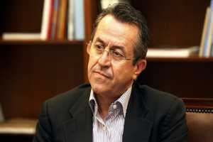 Καταψηφίζει και δεν παραδίδει την έδρα ο Νικολόπουλος