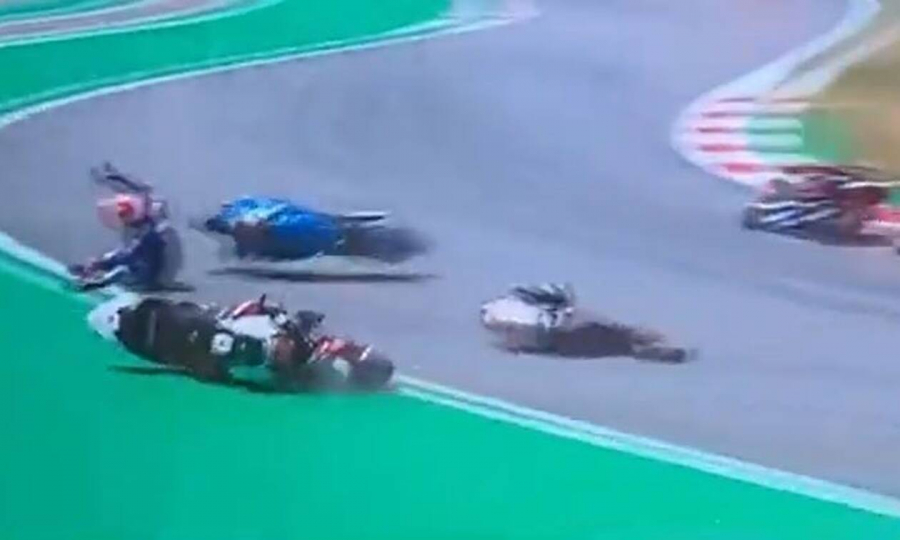 Σοκαριστική σύγκρουση στο Grand Prix της Βαρκελώνης: Εκτινάχθηκε στον αέρα (βίντεο)