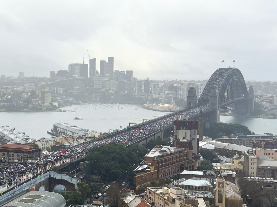 Ξεσηκώθηκε το Σίδνεϊ: 300.000 άνθρωποι ζητούν να σταματήσει η σφαγή στη Γάζα (Εικόνες - Βίντεο)