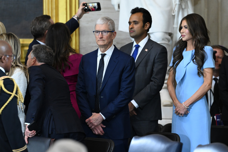 Ορκωμοσία Τραμπ: «Παρέλαση» δισεκατομμυριούχων - Από τον Μασκ στον Ζάκερμπεργκ (Εικόνες)