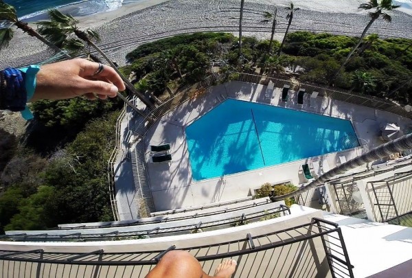 Balconing: Η τρέλα που σκοτώνει τουρίστες