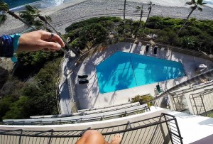 Balconing: Η τρέλα που σκοτώνει τουρίστες