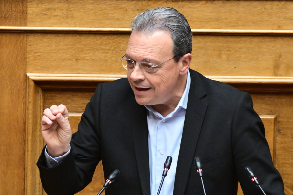 Φάμελλος για υπερκέρδη τραπεζών: Ο Μητσοτάκης φύτεψε τα λεφτόδεντρα στις αυλές των καρτέλ - «Χάδι» τα μέτρα του ΠΑΣΟΚ