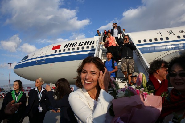 Στο «Ελ. Βενιζέλος» η πρώτη απευθείας πτήση Αθήνας- Πεκίνου της Air China - Η Μπαζιάνα η πρώτη που αποβιβάστηκε