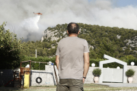 Φωτιά τώρα στη Λακωνία, ζητά εκκένωση με μήνυμα το 112