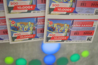 Ειδική καλοκαιρινή κλήρωση Λαϊκού Λαχείου: 200 τυχερές πεντάδες θα κερδίσουν από 10.000 ευρώ στην κλήρωση της 24ης Ιουνίου