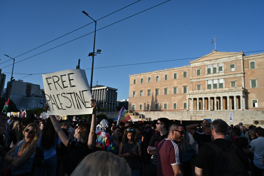 «Καταδικάζετε τη χώρα στην ντροπή» - Η αντιπολίτευση καλεί την κυβέρνηση να αναλάβει πρωτοβουλίες για τη Γάζα