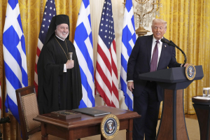 Αρνητικά σχόλια για τον Ελπιδοφόρο