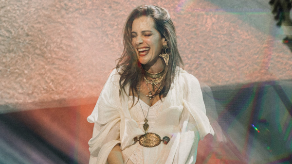 Δείτε φωτογραφίες και βίντεο από την εκρηκτική πρεμιέρα της Νατάσσας Μποφίλιου στο Vox