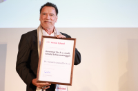 Αγνώριστος ο Άρνολντ Σβατζενέγκερ σε νέα του εμφάνιση