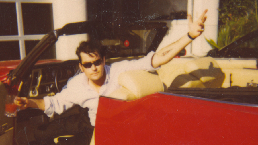 Netflix: Η ξέφρενη ζωή του Τσάρλι Σιν και οι νέες σειρές της εβδομάδας