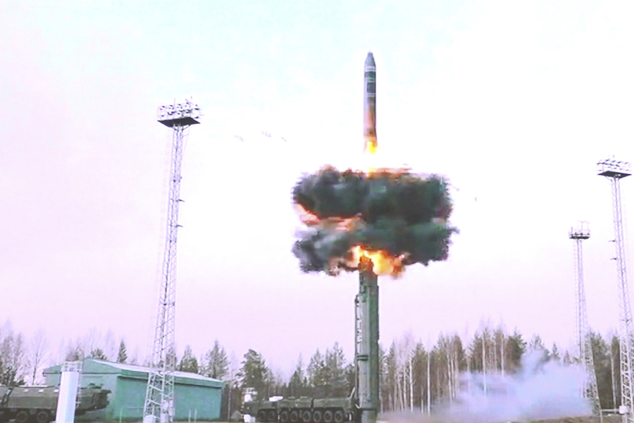 Η Ρωσία εκτόξευσε πυραύλους, έκανε προσομοίωση «μαζικής» απάντησης σε πυρηνικό πλήγμα