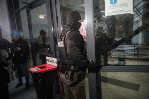 ΟΠΕΚΕΠΕ: Ελεύθερες η σύζυγος και η αδελφή του Χιλετζάκη, συνολικά 300.000 ευρώ οι εγγυήσεις