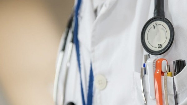 ΙΣΑ: Επικίνδυνη για τη δημόσια υγεία η άσκηση Ομοιοπαθητικής Ιατρικής από μη γιατρούς