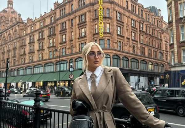 «Ένας Influencer στο βεληνεκές μου...»: Έξαλλη η Τούνη με τα πάνελ εκπομπών