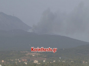 Κόρινθος: Μεγάλη φωτιά στους Αγίους Θεοδώρους - Είναι κοντά σε σπίτια (pics+vid)