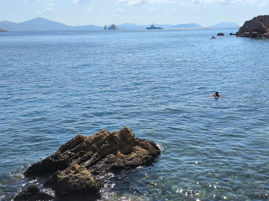 Πόρτο Ράφτη: Εντόπισαν βλήμα όλμου στην παραλία Χαμολιάς – Η ανακοίνωση του Λιμενικού