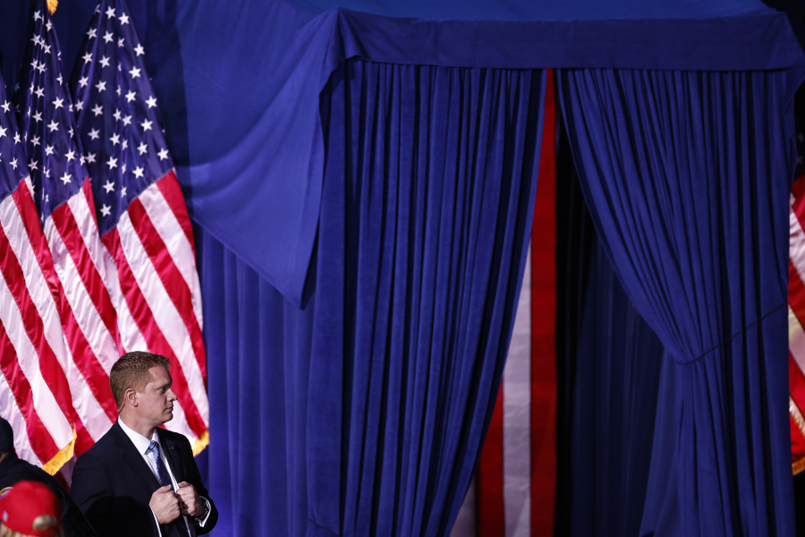 Εκλογές ΗΠΑ: Η Χάρις μετράει «κάθε ψήφο», ο Τραμπ υπόσχεται «νέες κορυφές»