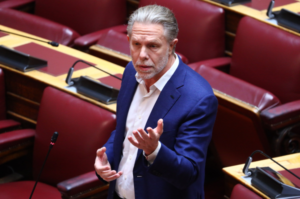 Άρθρο Γερουλάνου με... αιχμές και προτάσεις για «το ΠΑΣΟΚ ως παράδειγμα διακυβέρνησης»