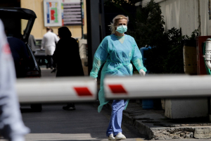Άλλο καραντίνα άλλο απομόνωση: Πόσο καιρό μεταδίδουν οι νοσούντες τον ιό