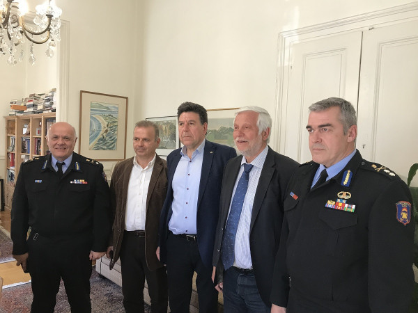 Πέτρος Τατούλης: «Εξασφαλίζουμε με νέα οχήματα τις πυροσβεστικές υπηρεσίες της Πελοποννήσου»