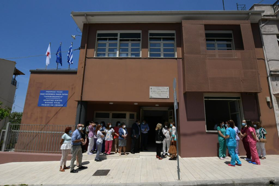 Πάτρα: Ανήλικη δάγκωσε γιατρό επειδή δεν την άφηνε να... καπνίσει