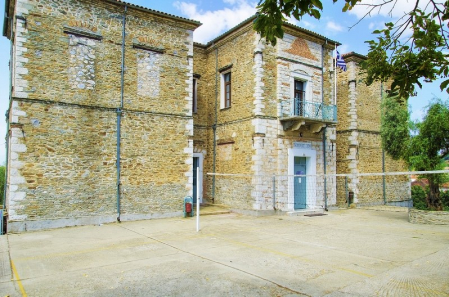 Νεότερο μνημείο του Υπουργείου Πολιτισμού η Οικονόμειος Σχολή Τσαριτσάνης στη Θεσσαλία