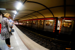 Κορονοϊός: Με καλοκαιρινό ωράριο τα δρομολόγια στο μετρό