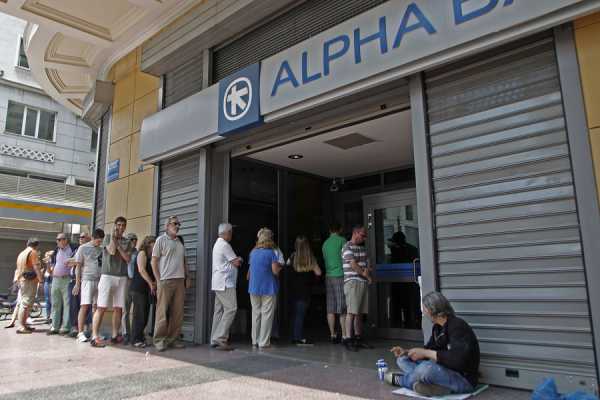 REUTERS: Να αναλάβει η Ευρωζώνη τις ελληνικές τράπεζες