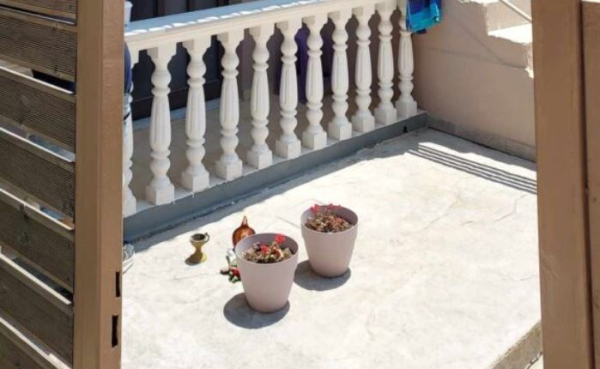 Αυτόπτης μάρτυρας περιγράφει το αμόκ του τουρίστα που έπεσε από μπαλκόνι στη Ζάκυνθο