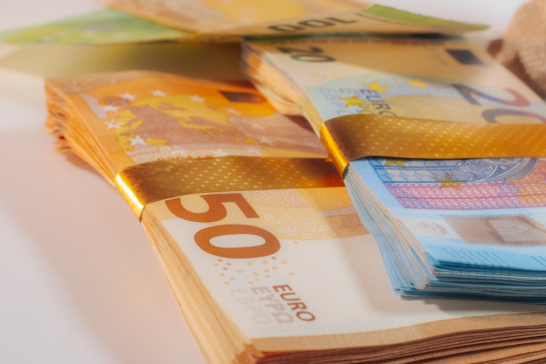 Greek Banks to Equip Cash Bundles With Tracking Devices