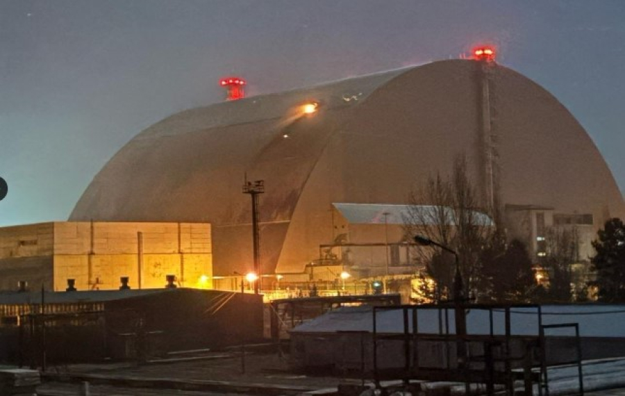 Έκρηξη στη νέα σαρκοφάγο του Τσερνόμπιλ που προστατεύει τον 4ο αντιδραστήρα - Ζελένσκι: Χτύπημα από ρωσικό drone