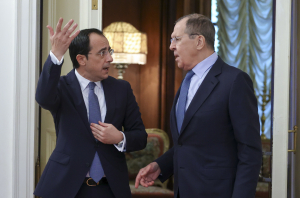 Κυπριακό: Μήνυμα Λαβρόφ στην Τουρκία, «όχι στις μονομερείς κινήσεις στα Βαρώσια»
