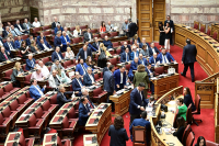 Παραπομπή Καραμανλή για πλημμέλημα ψήφισε η ΝΔ για την τραγωδία των Τεμπών